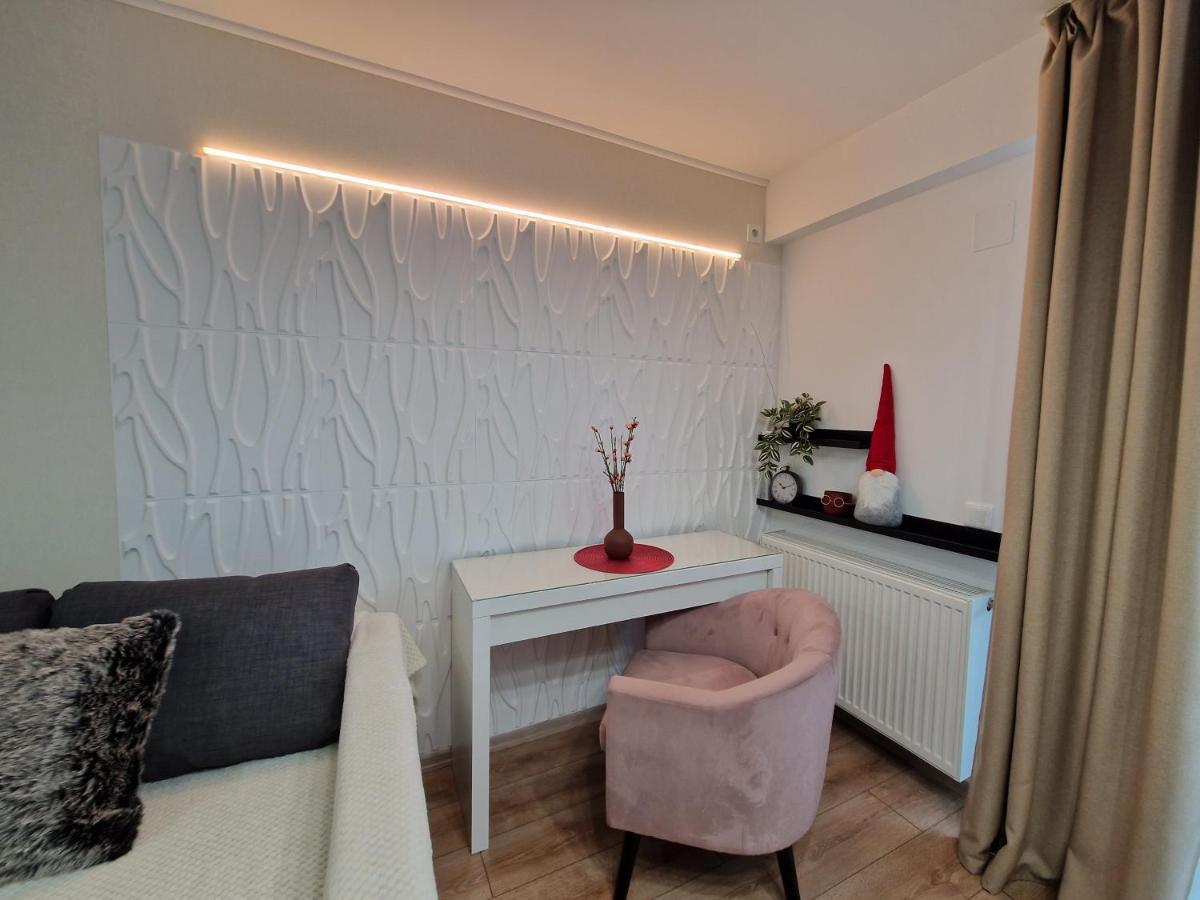 Golden Airport Residence Отопени Экстерьер фото