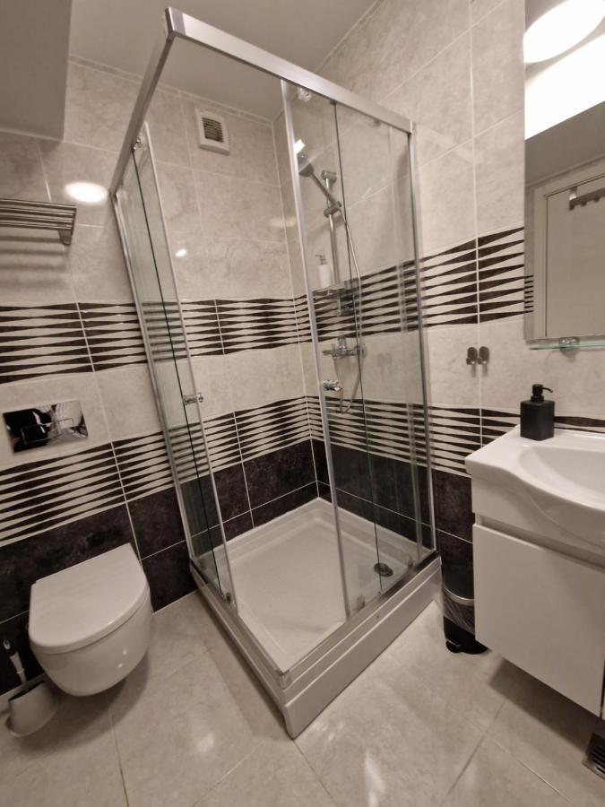 Golden Airport Residence Отопени Экстерьер фото