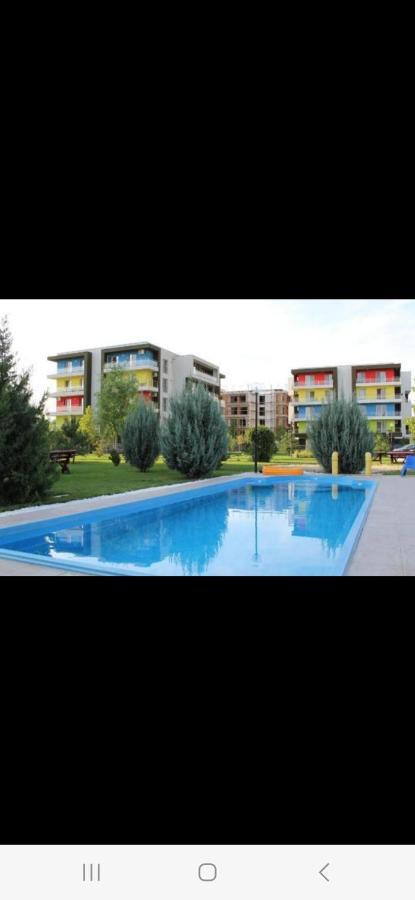Golden Airport Residence Отопени Экстерьер фото