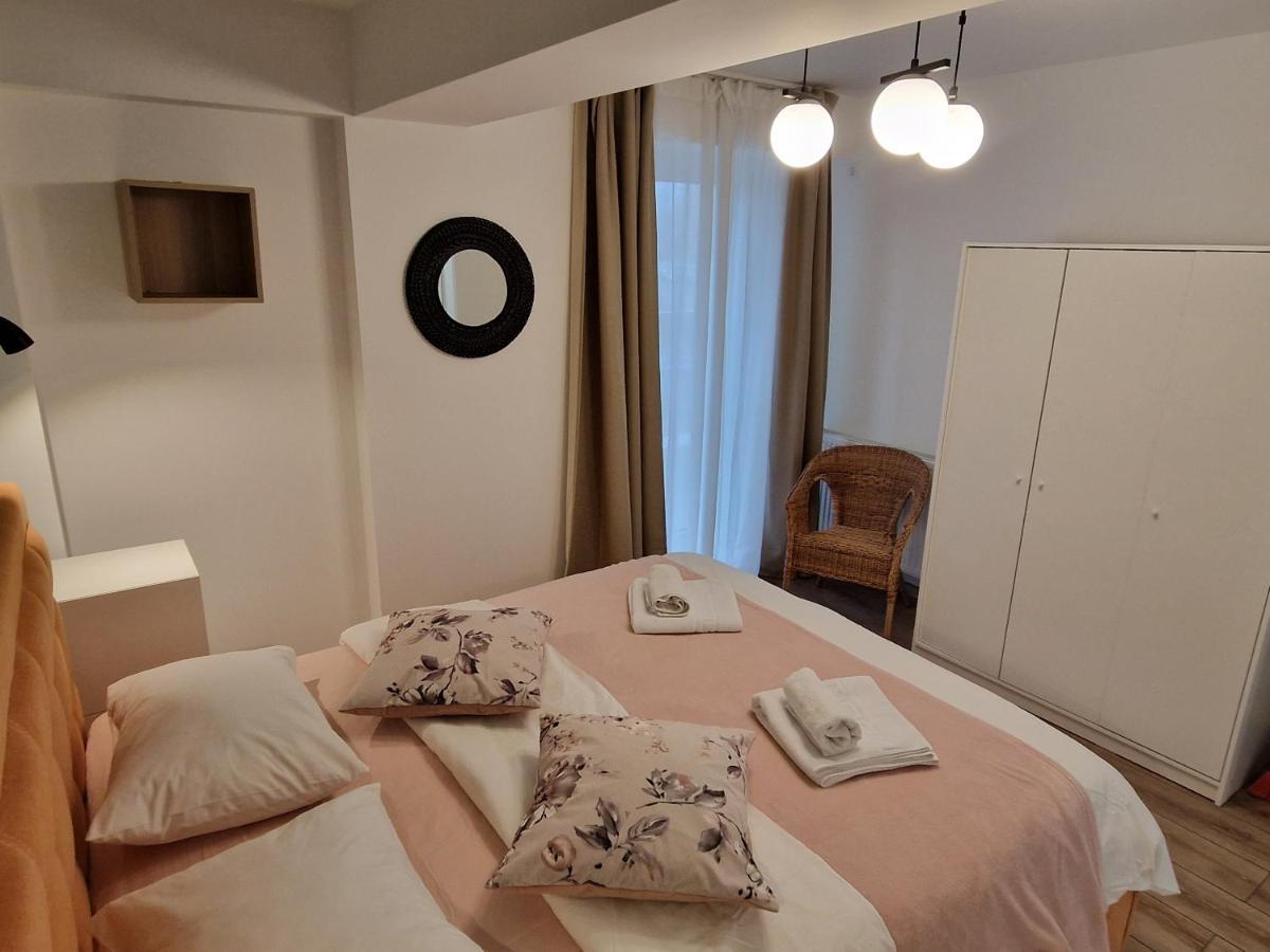 Golden Airport Residence Отопени Экстерьер фото